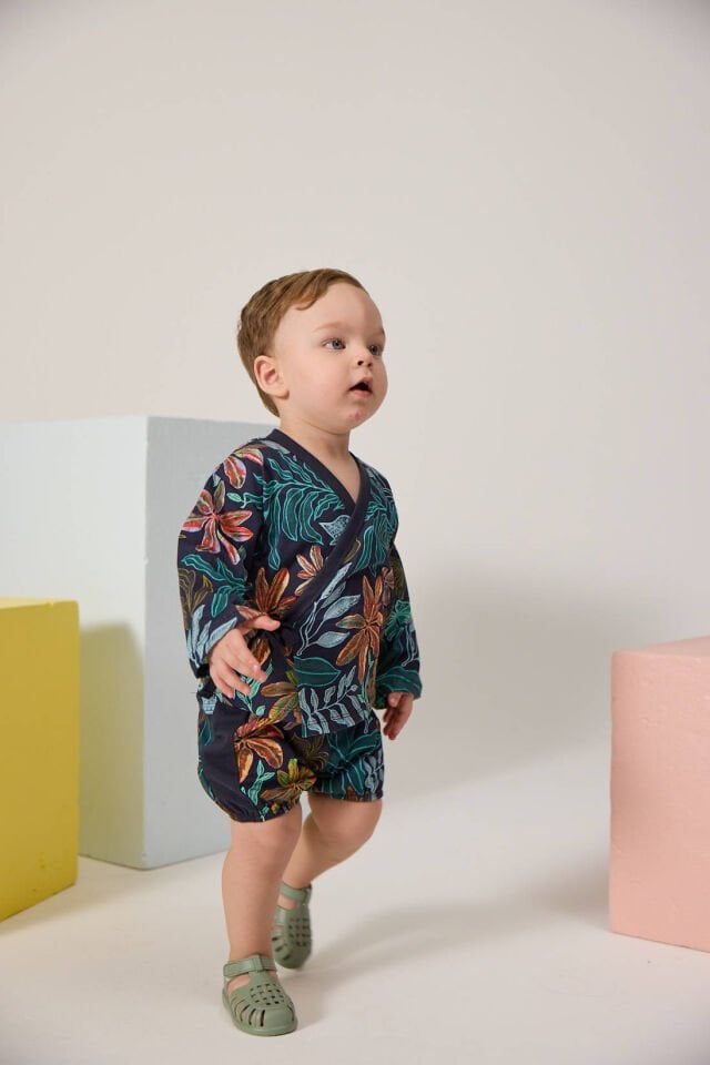 Desenli Bebek Kimono & Şort Takımı