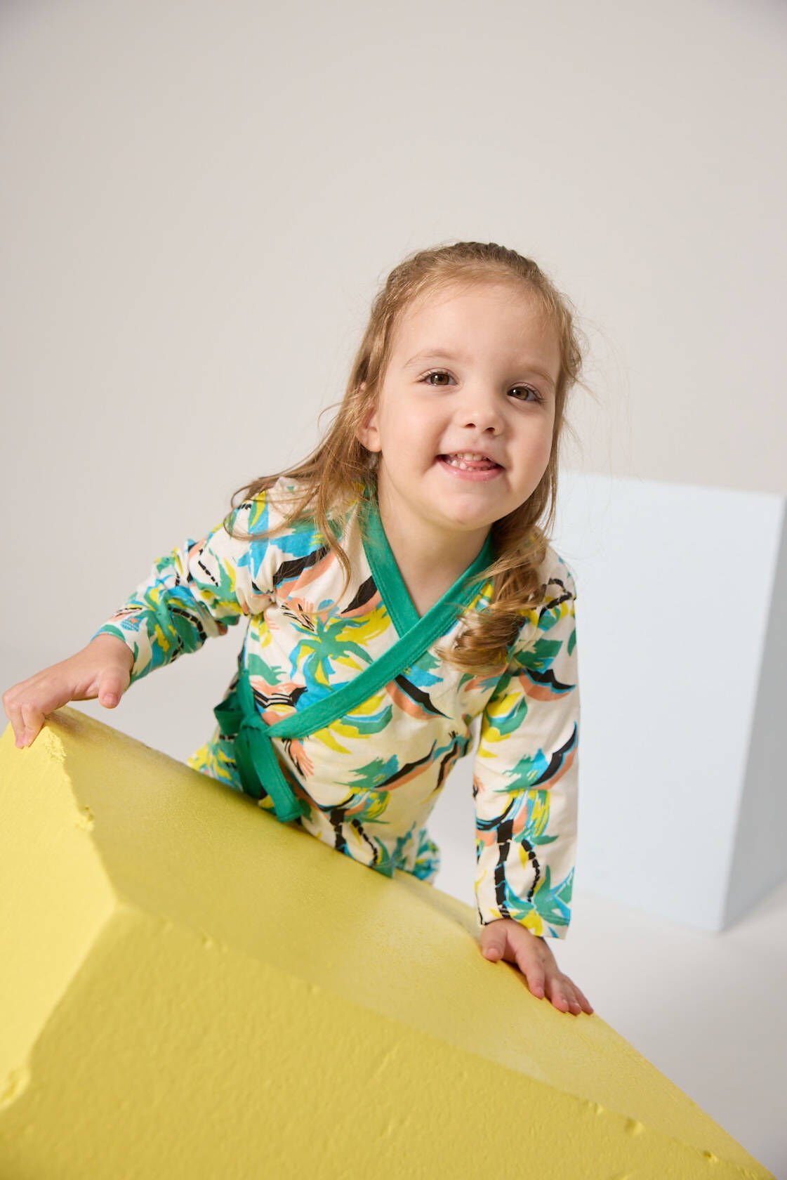 Beyaz Renk Desenli Bebek Kimono & Şort Takımı