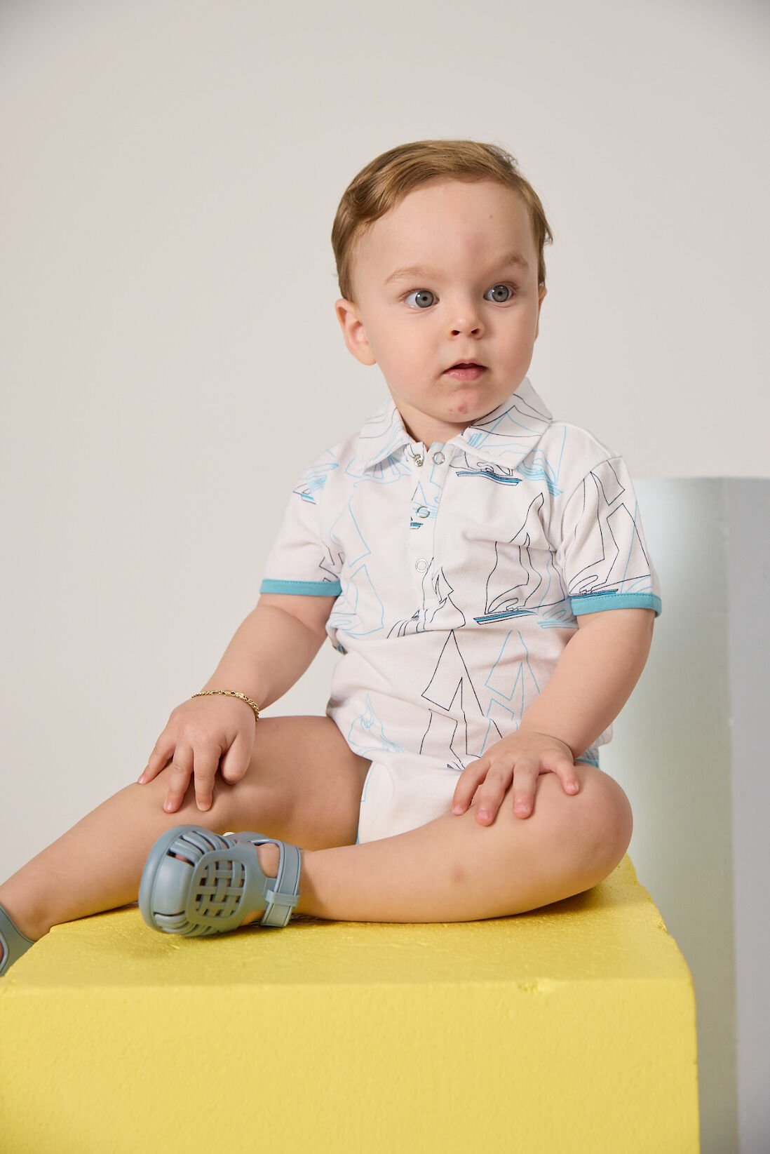 Beyaz Yelkenli Temalı ve Gömlek Yakalı Bebek Body