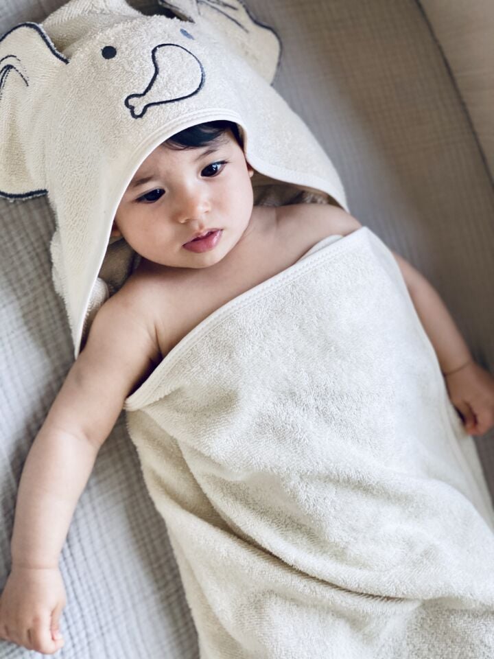 KREM RENGİ KUNDAK HAVLU