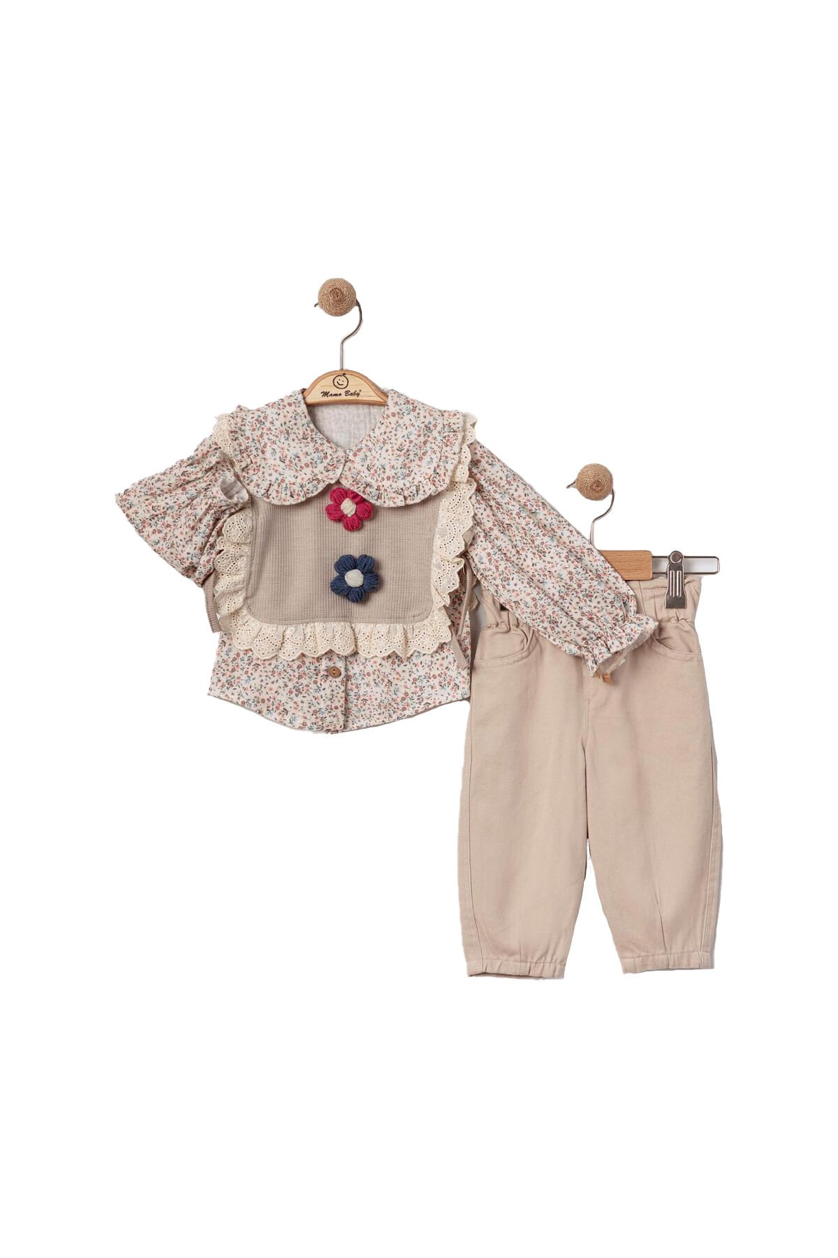EKRU PANTOLON VE ÇİÇEKLİ GÖMLEK DETAYLI KIZ BEBEK TAKIM