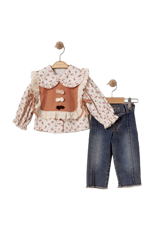 DENIM PANTOLON VE ÇİÇEKLİ GÖMLEK DETAYLI KIZ BEBEK TAKIM